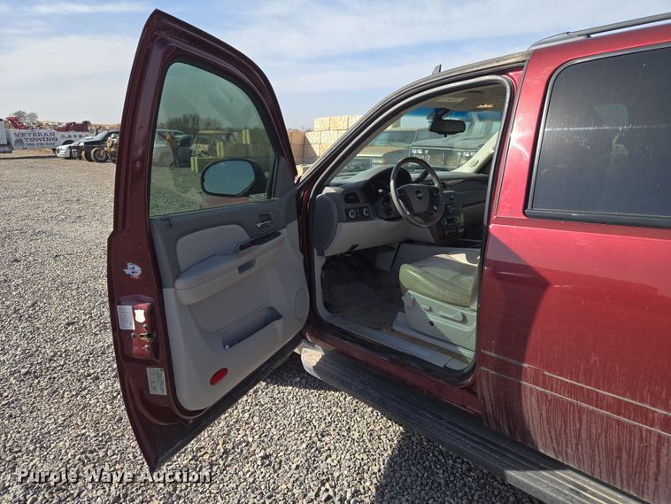 image for item ET1347 2009 Chevrolet Suburban SUV
