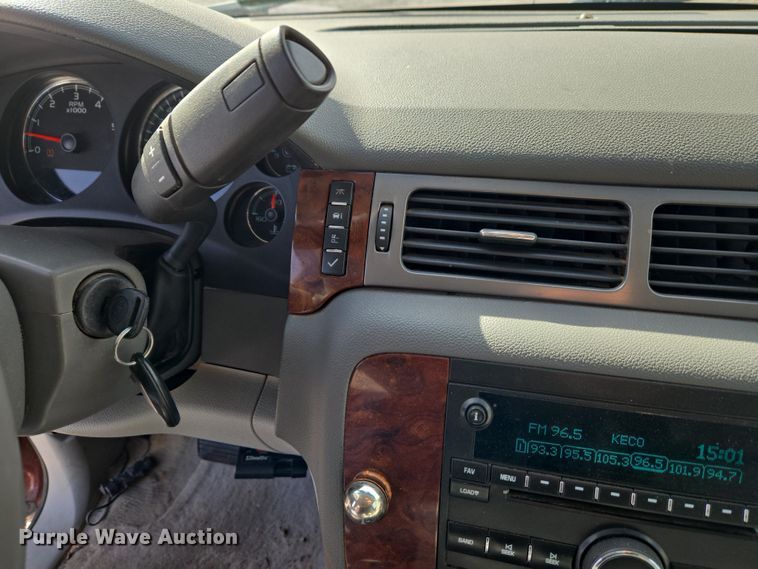 image for item ET1347 2009 Chevrolet Suburban SUV