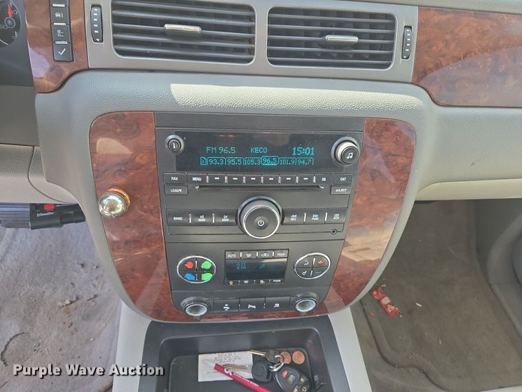 image for item ET1347 2009 Chevrolet Suburban SUV