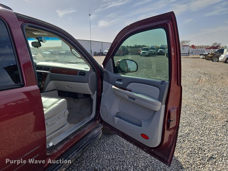 image for item ET1347 2009 Chevrolet Suburban SUV