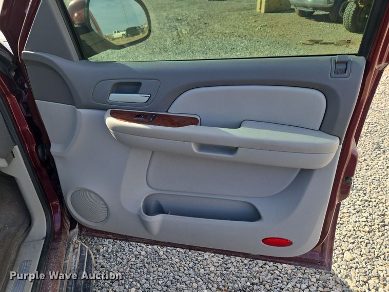 image for item ET1347 2009 Chevrolet Suburban SUV