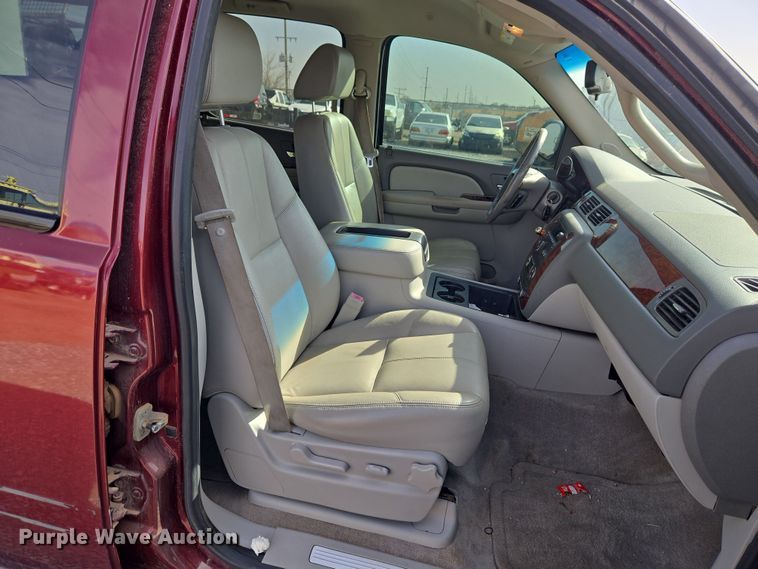 image for item ET1347 2009 Chevrolet Suburban SUV