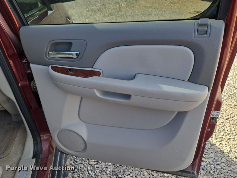 image for item ET1347 2009 Chevrolet Suburban SUV