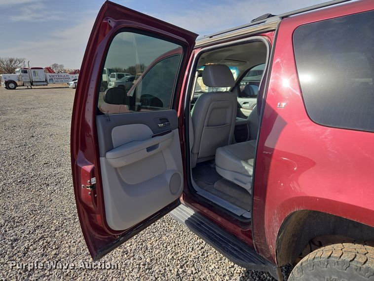 image for item ET1347 2009 Chevrolet Suburban SUV