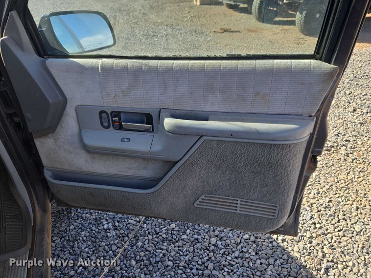 image for item ET1348 1992 Chevrolet Blazer SUV