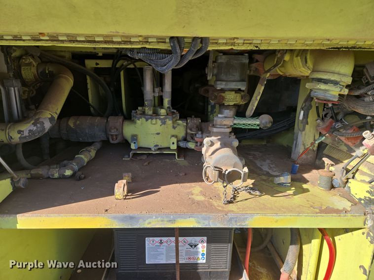 image for item ET1350 1985 Oshkosh Low Tilt pumper fire truck