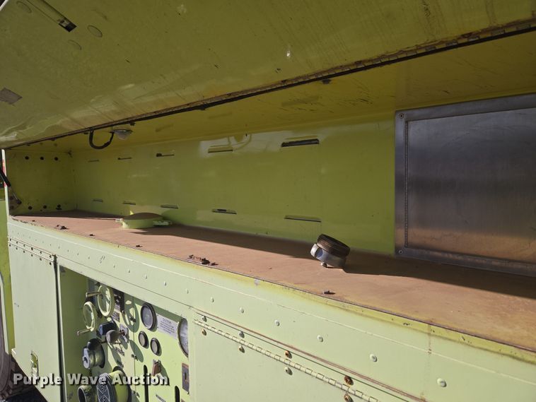 image for item ET1350 1985 Oshkosh Low Tilt pumper fire truck