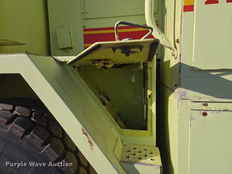 image for item ET1350 1985 Oshkosh Low Tilt pumper fire truck