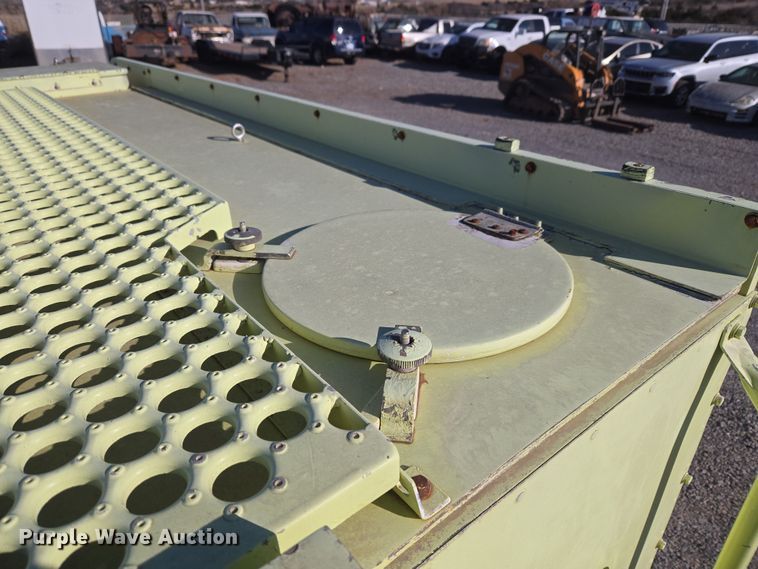 image for item ET1350 1985 Oshkosh Low Tilt pumper fire truck