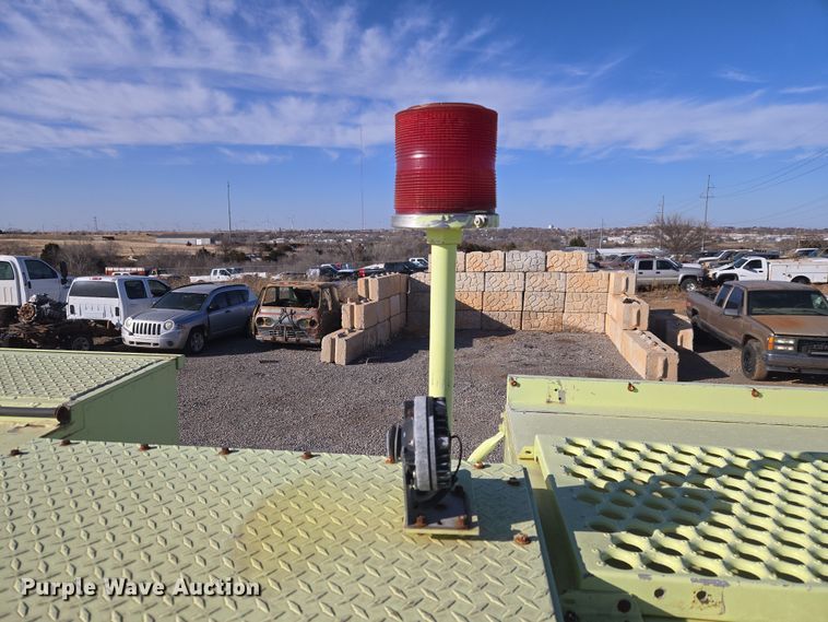 image for item ET1350 1985 Oshkosh Low Tilt pumper fire truck