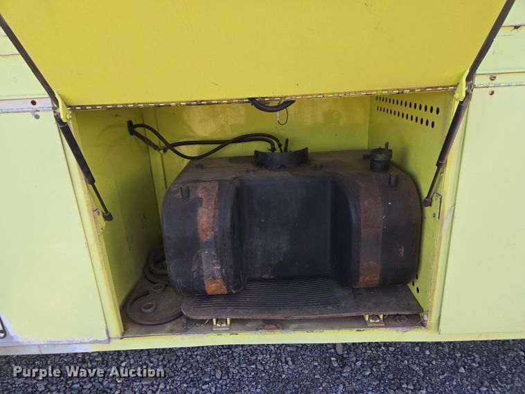 image for item ET1350 1985 Oshkosh Low Tilt pumper fire truck