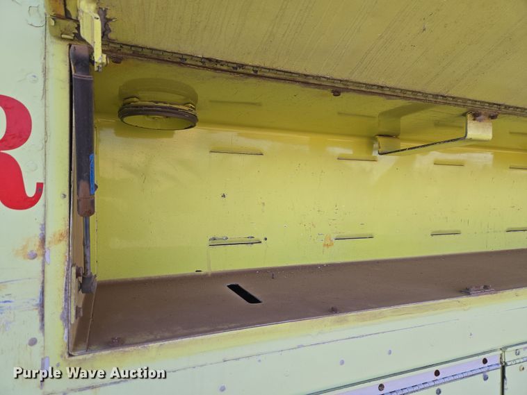 image for item ET1350 1985 Oshkosh Low Tilt pumper fire truck