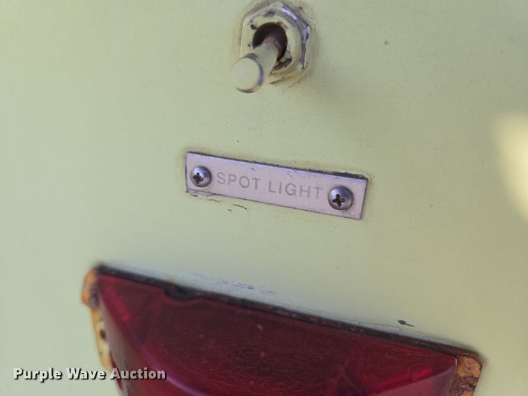 image for item ET1350 1985 Oshkosh Low Tilt pumper fire truck