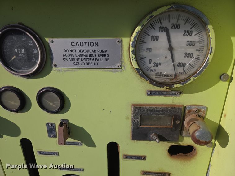 image for item ET1350 1985 Oshkosh Low Tilt pumper fire truck