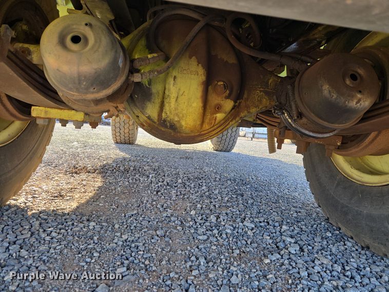 image for item ET1350 1985 Oshkosh Low Tilt pumper fire truck