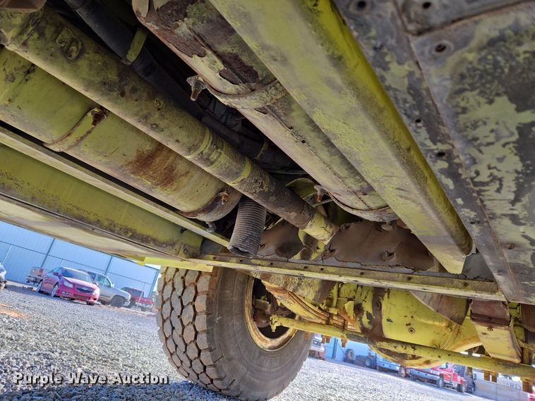 image for item ET1350 1985 Oshkosh Low Tilt pumper fire truck