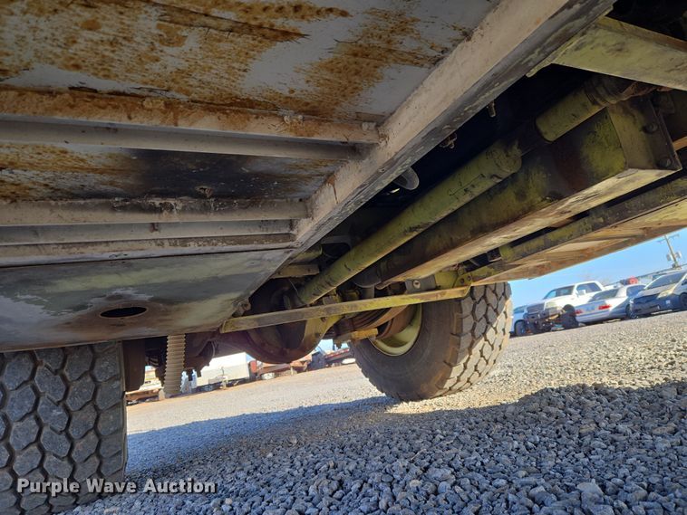 image for item ET1350 1985 Oshkosh Low Tilt pumper fire truck