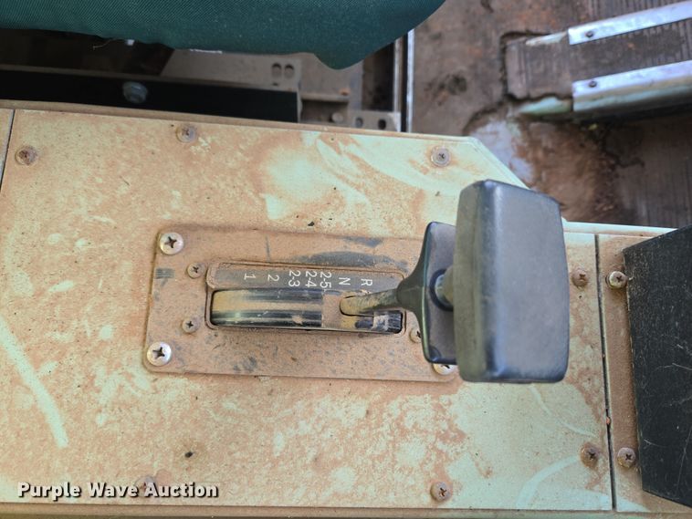 image for item ET1350 1985 Oshkosh Low Tilt pumper fire truck