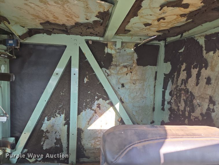 image for item ET1350 1985 Oshkosh Low Tilt pumper fire truck