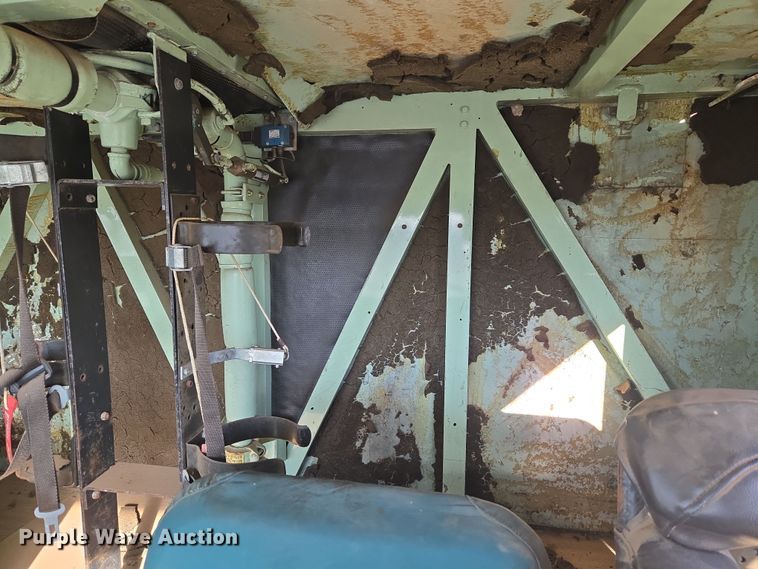 image for item ET1350 1985 Oshkosh Low Tilt pumper fire truck