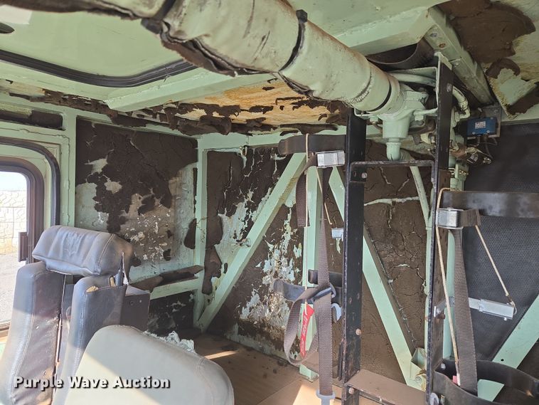 image for item ET1350 1985 Oshkosh Low Tilt pumper fire truck