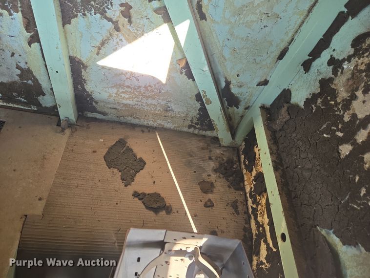 image for item ET1350 1985 Oshkosh Low Tilt pumper fire truck