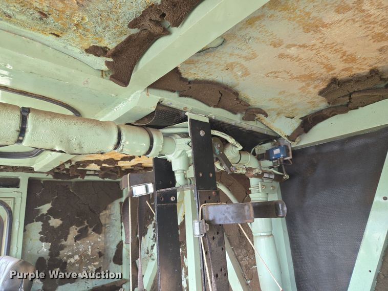 image for item ET1350 1985 Oshkosh Low Tilt pumper fire truck