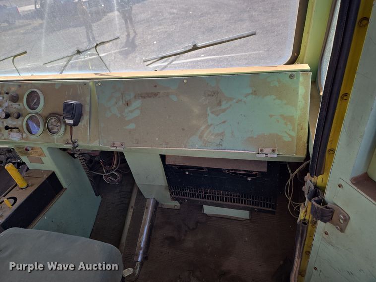 image for item ET1350 1985 Oshkosh Low Tilt pumper fire truck