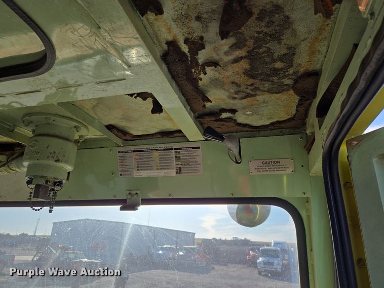 image for item ET1350 1985 Oshkosh Low Tilt pumper fire truck