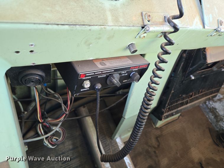 image for item ET1350 1985 Oshkosh Low Tilt pumper fire truck