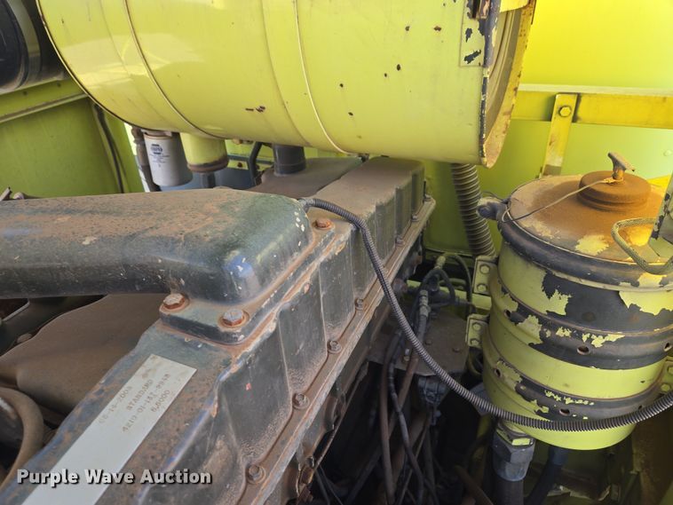 image for item ET1350 1985 Oshkosh Low Tilt pumper fire truck