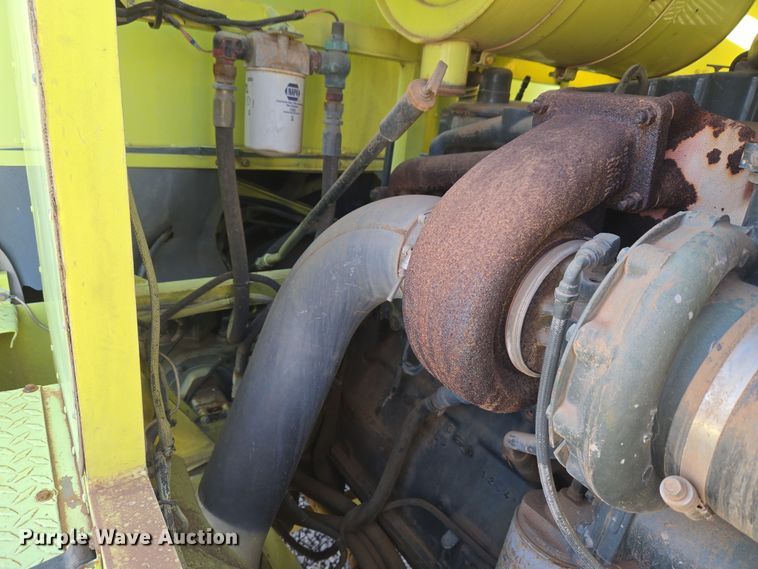 image for item ET1350 1985 Oshkosh Low Tilt pumper fire truck