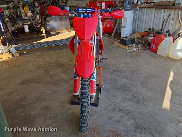 image for item ET1351 2003 Honda CRF450R dirt bike