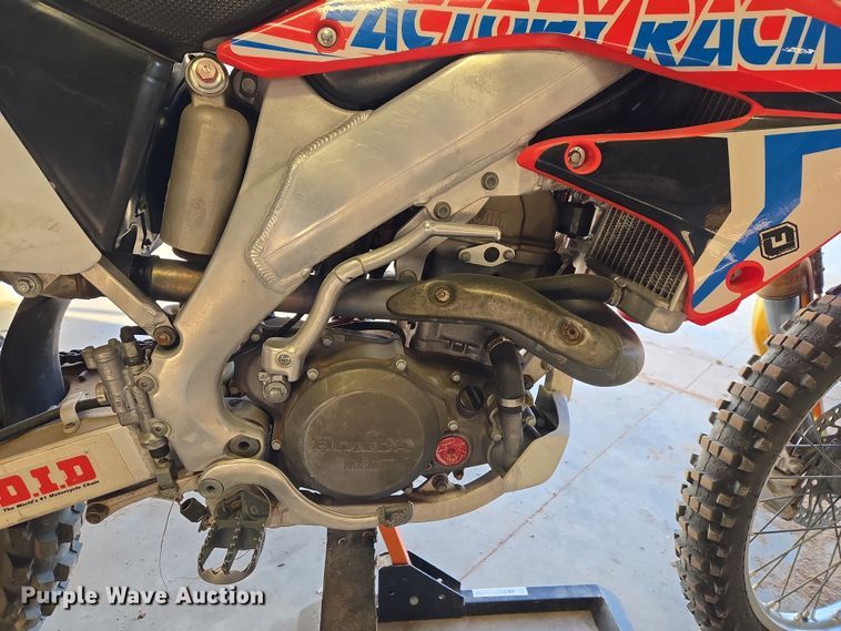 image for item ET1351 2003 Honda CRF450R dirt bike