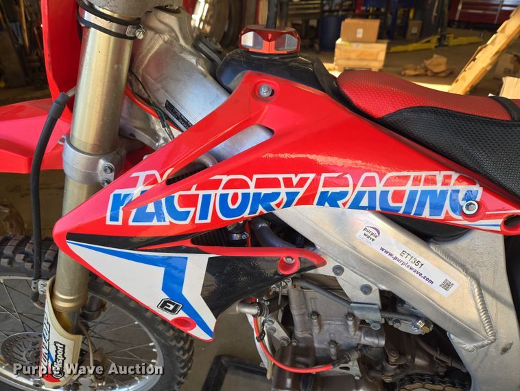 image for item ET1351 2003 Honda CRF450R dirt bike
