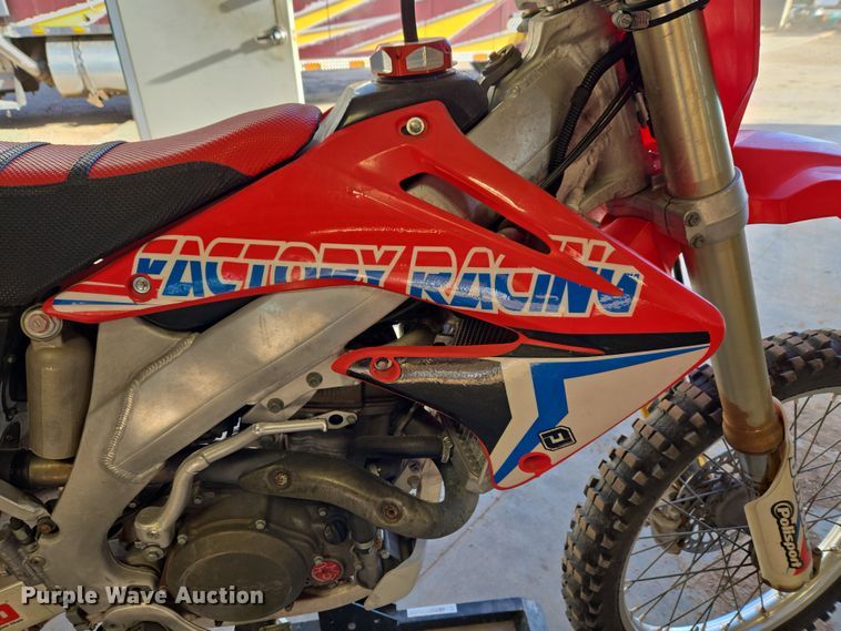 image for item ET1351 2003 Honda CRF450R dirt bike