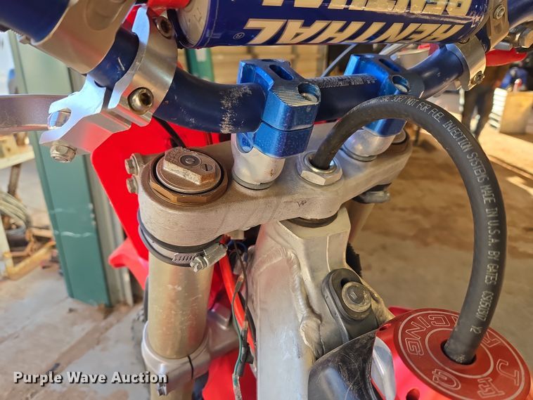 image for item ET1351 2003 Honda CRF450R dirt bike