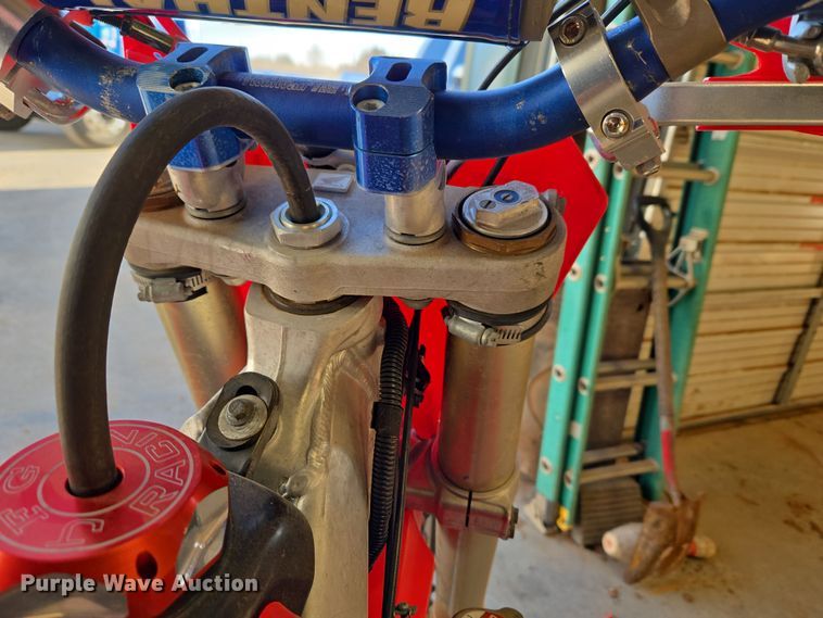 image for item ET1351 2003 Honda CRF450R dirt bike