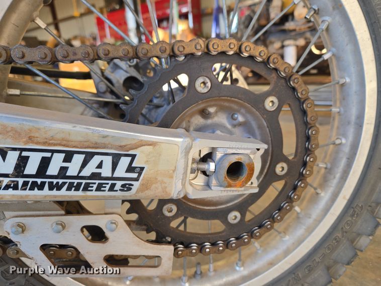 image for item ET1351 2003 Honda CRF450R dirt bike