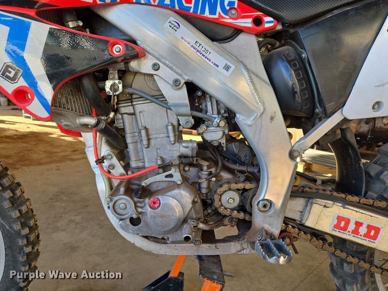 image for item ET1351 2003 Honda CRF450R dirt bike