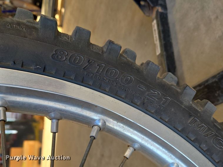 image for item ET1351 2003 Honda CRF450R dirt bike