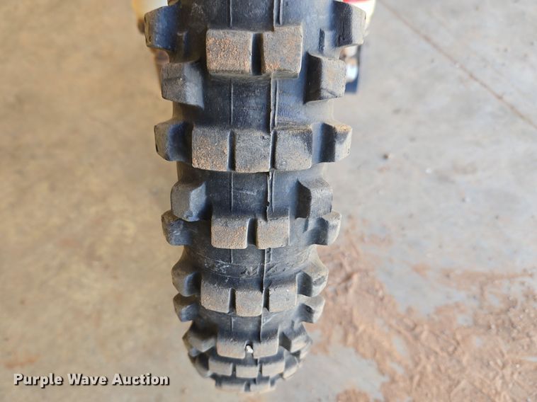 image for item ET1351 2003 Honda CRF450R dirt bike