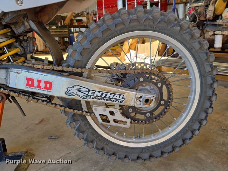 image for item ET1351 2003 Honda CRF450R dirt bike