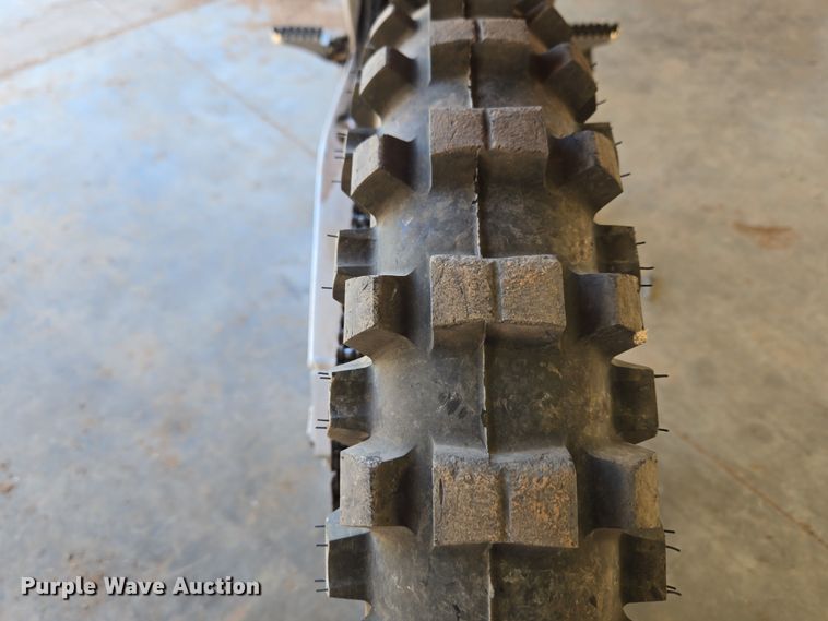 image for item ET1351 2003 Honda CRF450R dirt bike