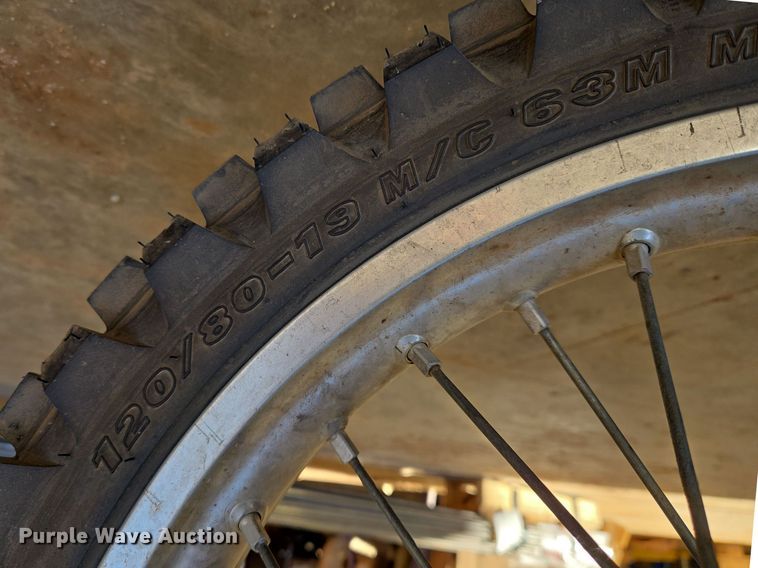 image for item ET1351 2003 Honda CRF450R dirt bike