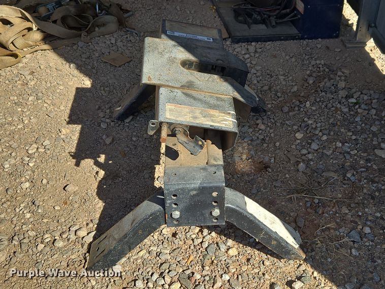 image for item ET1360 Reese fifth wheel hitch