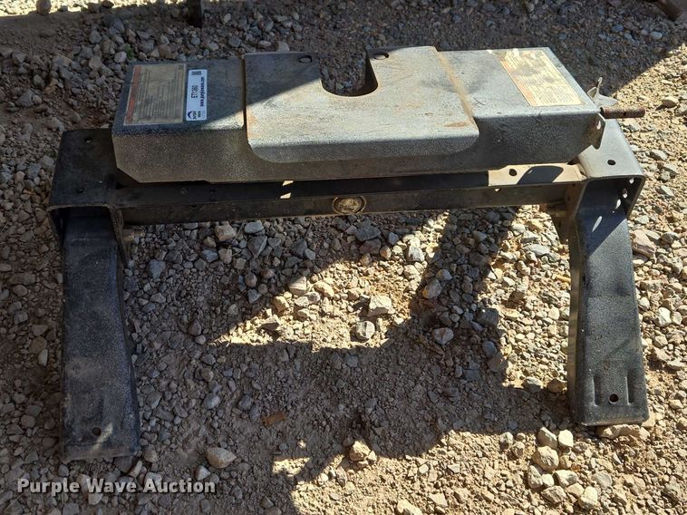 image for item ET1360 Reese fifth wheel hitch