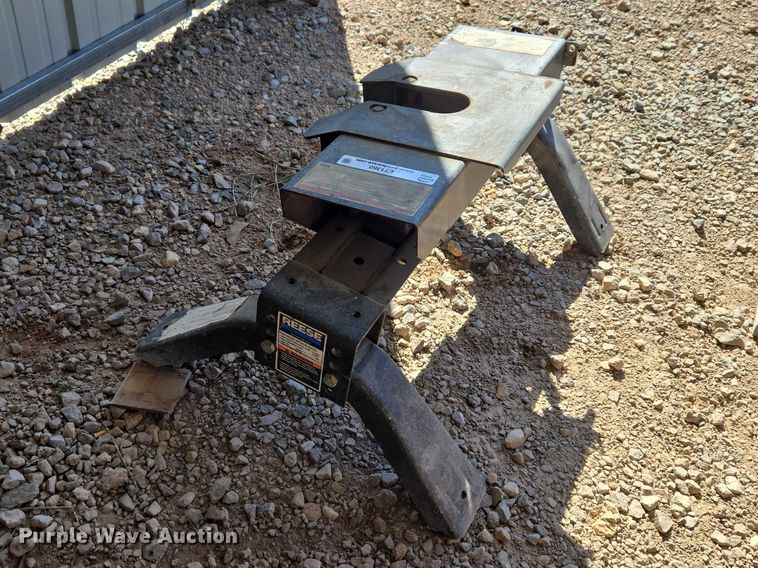 image for item ET1360 Reese fifth wheel hitch