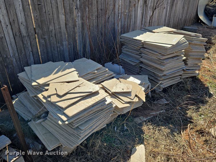 image for item ET1366 (2) pallets of tiles