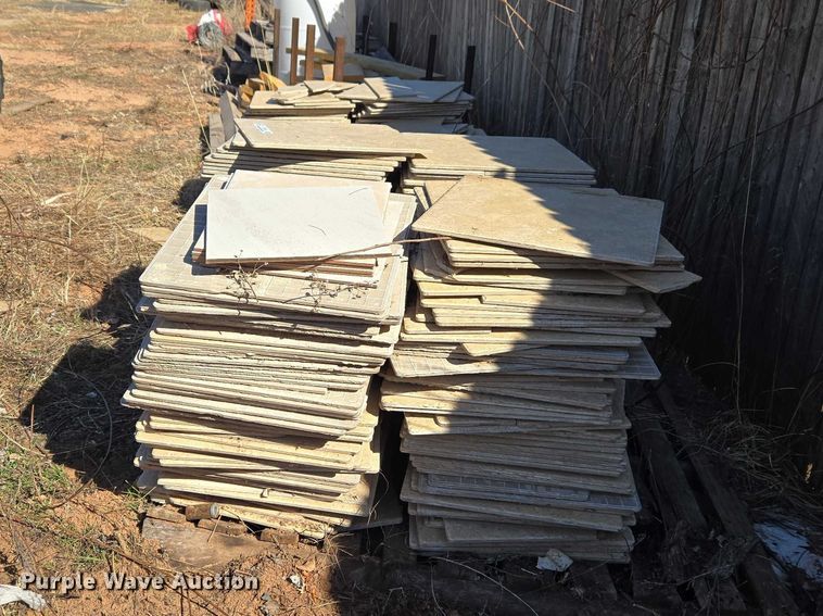 image for item ET1366 (2) pallets of tiles